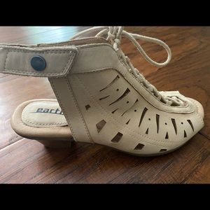 Earth Nubuck leather lace-up sandals